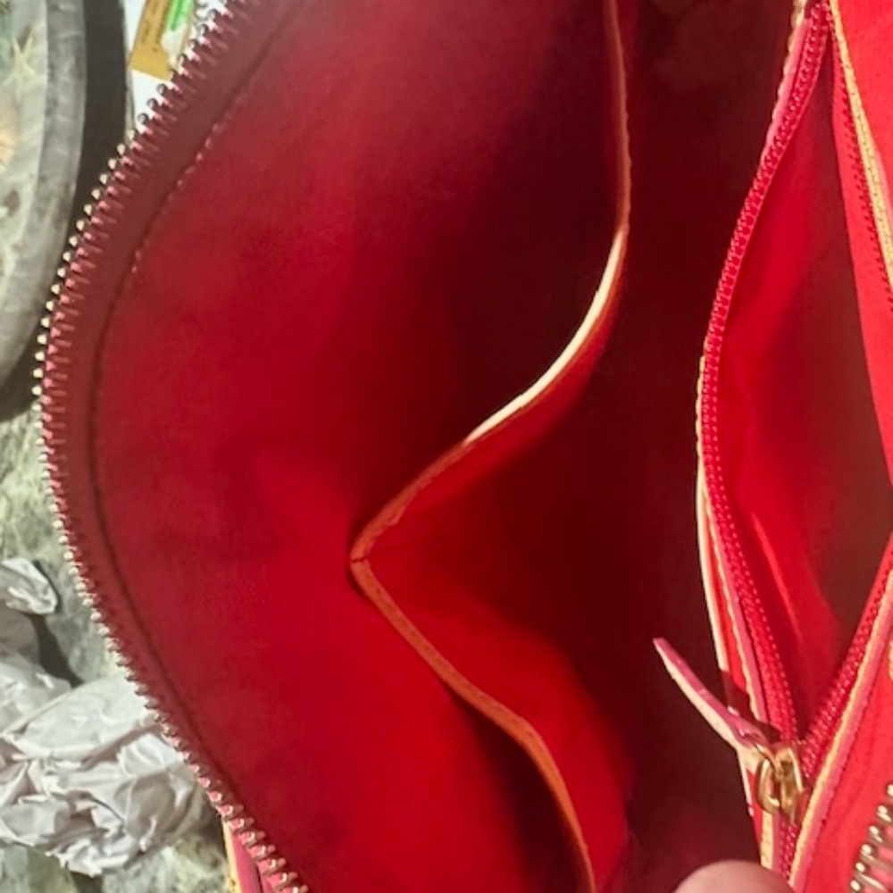 Dooney and Bourke BRAND NEW/RARE FLORAL FUSCHIA Pattern Crossbody Bag! - Picture 5 of 16